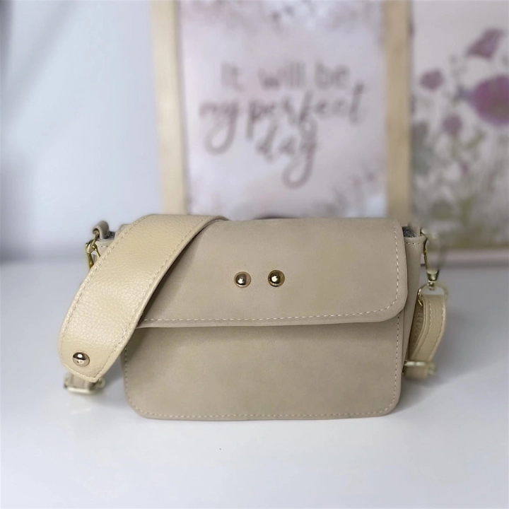 listonoszka bezowa mala na szerokim pasku klasyczna_2.jpg