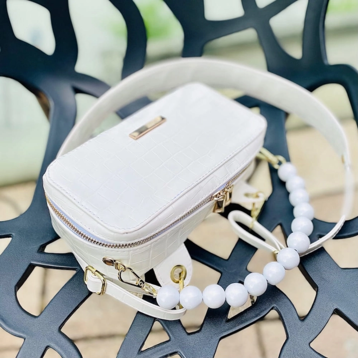 manzana biala listonoszka korale recznie szyta skora_21.jpg