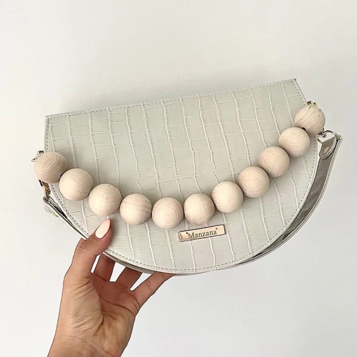 manzana malaga nude + korale drewniane .jpg