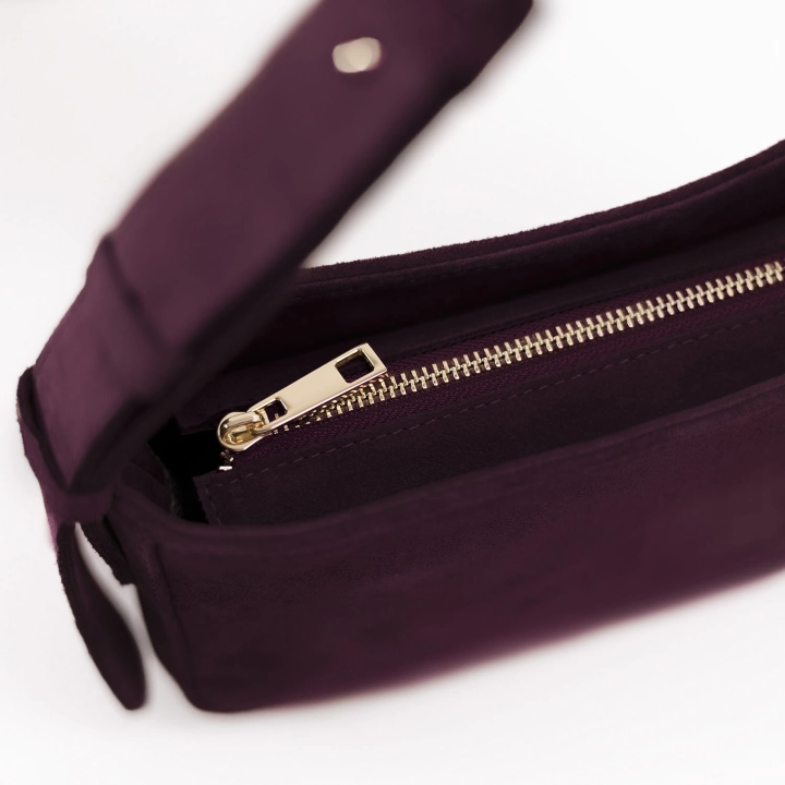 torebka-damska-bordowa-zamszowa-toledo-wnetrze-emanzana.jpg