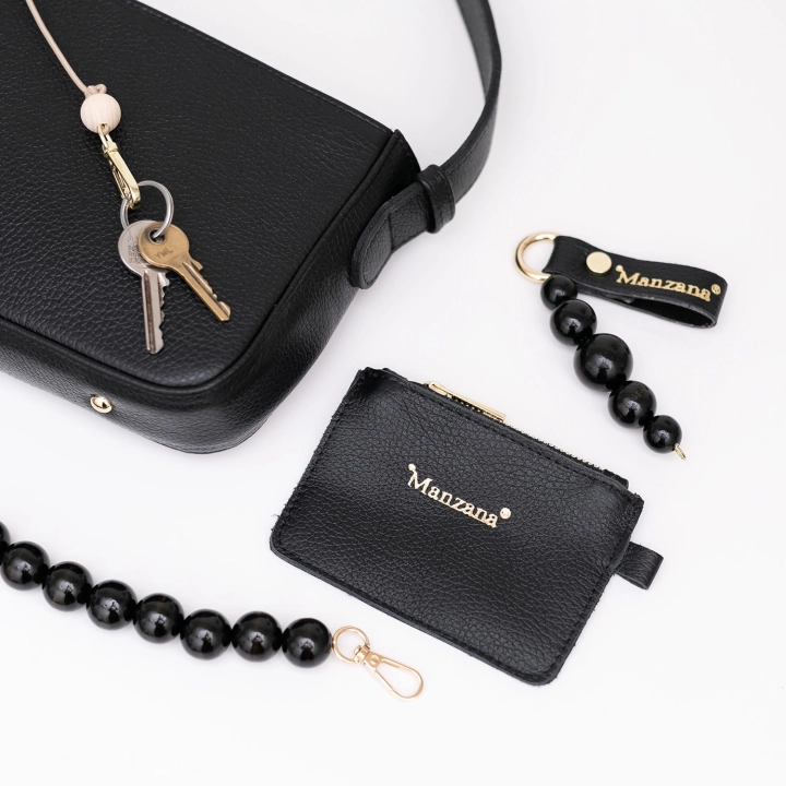 zestaw-torebka-manzana-toledo-czarna-portfelik-brelok-koraliki.jpg